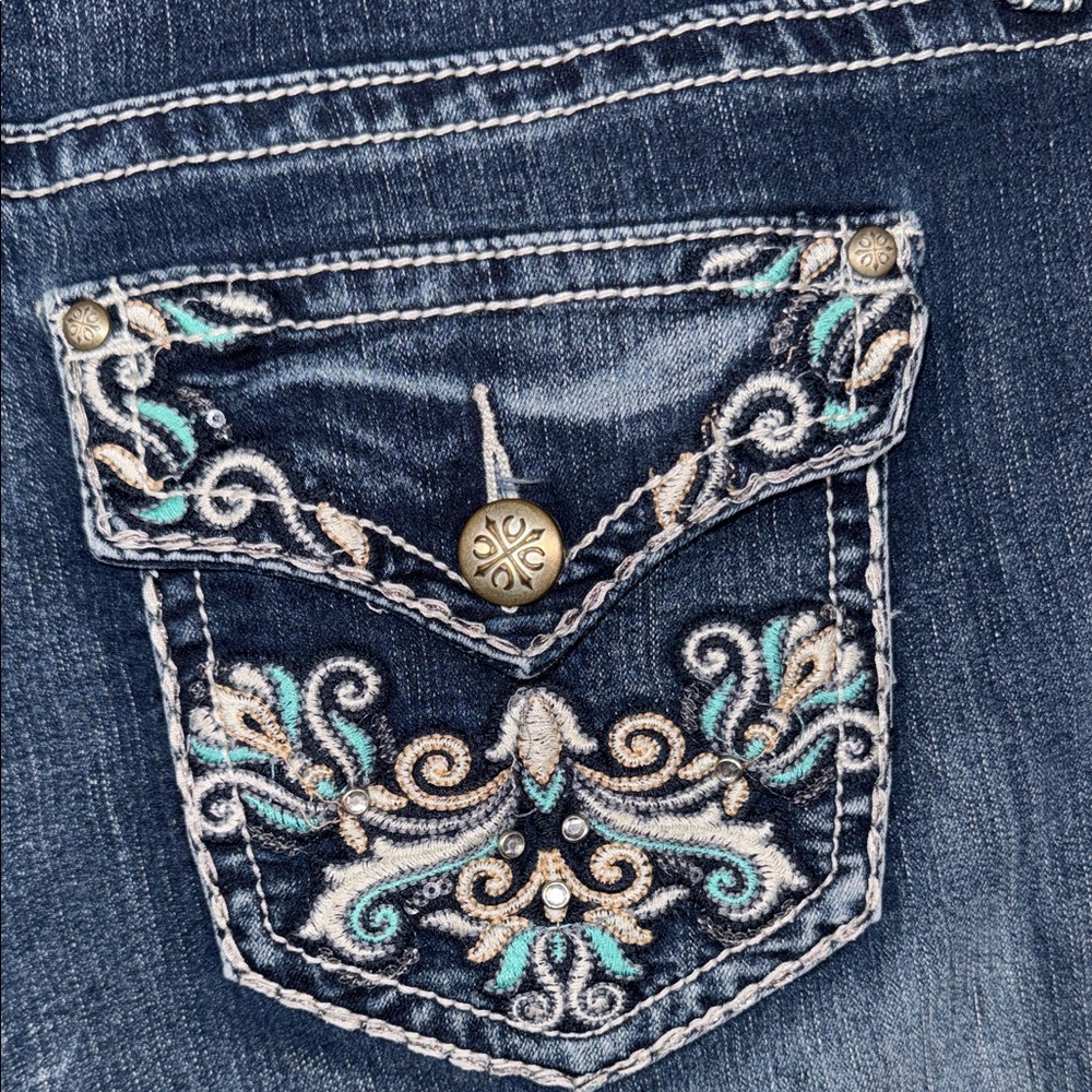 a.n.a Dark Wash Denim shorts - Picture 3 of 5